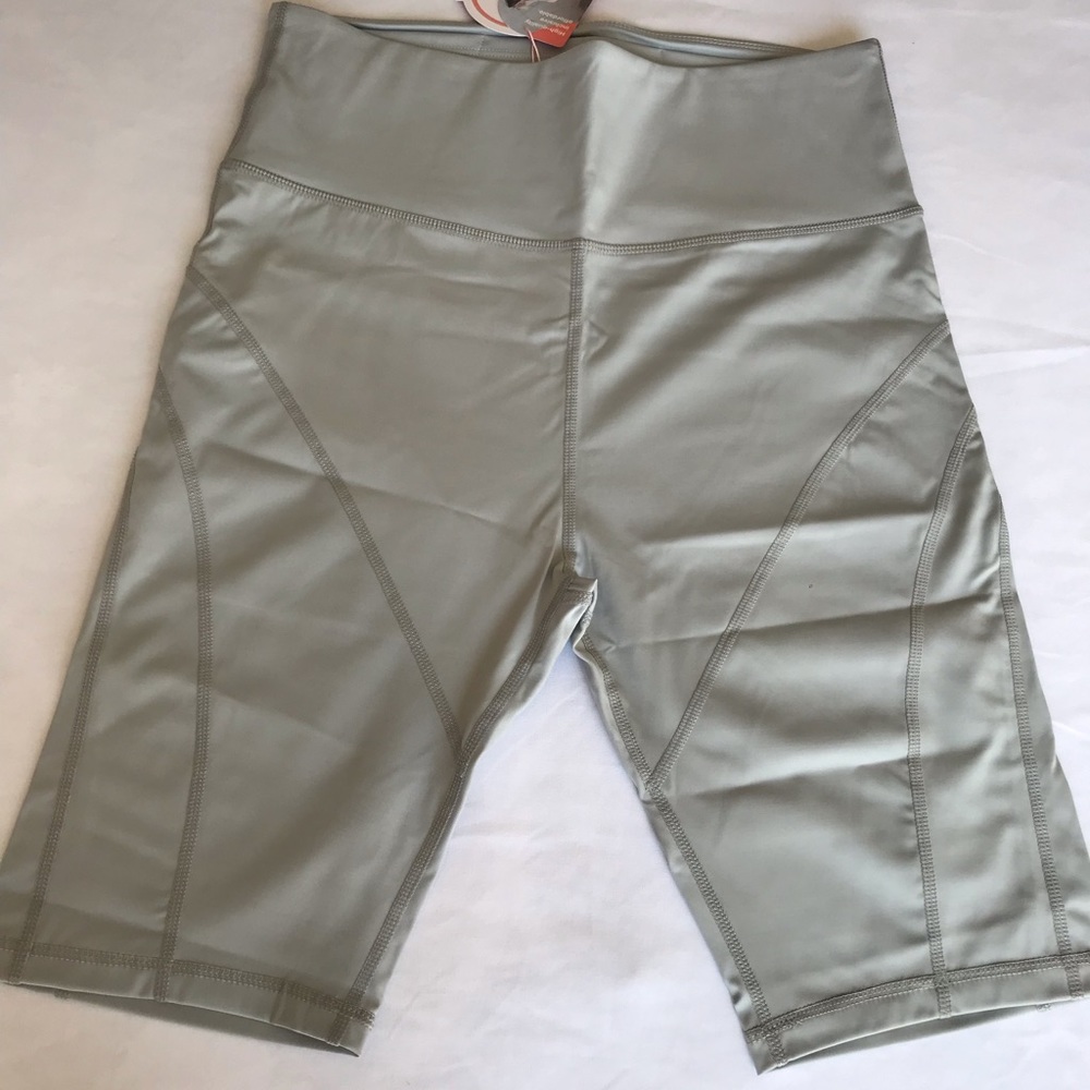 High Waist Biker Shorts Gray Women's size Large Pockets 9" Inseam Soft - Picture 5 of 15